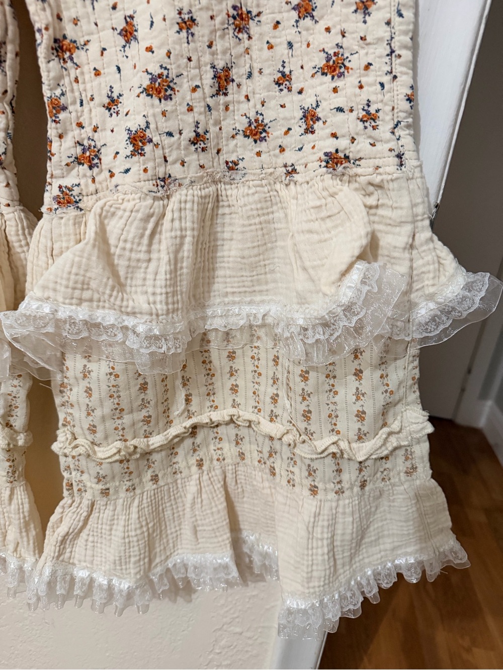 POL Cream Floral Ruffle Boho pants small - Picture 3 of 11